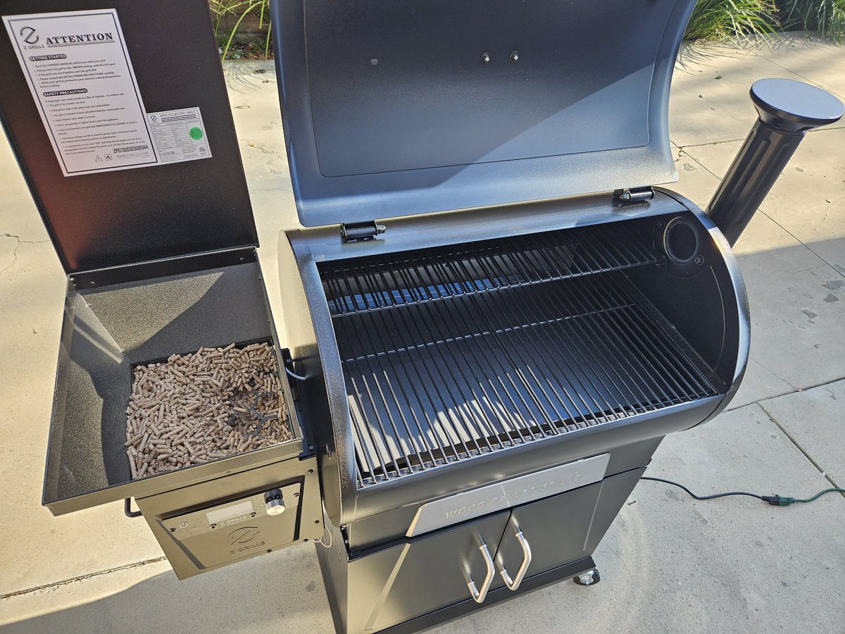 GaffneyDesign's tweet photo. Our new smoker has been assembled. There will be many upcoming photos of various smoked meat products.

You have been warned. https://t.co/EpGPo8kv3l
