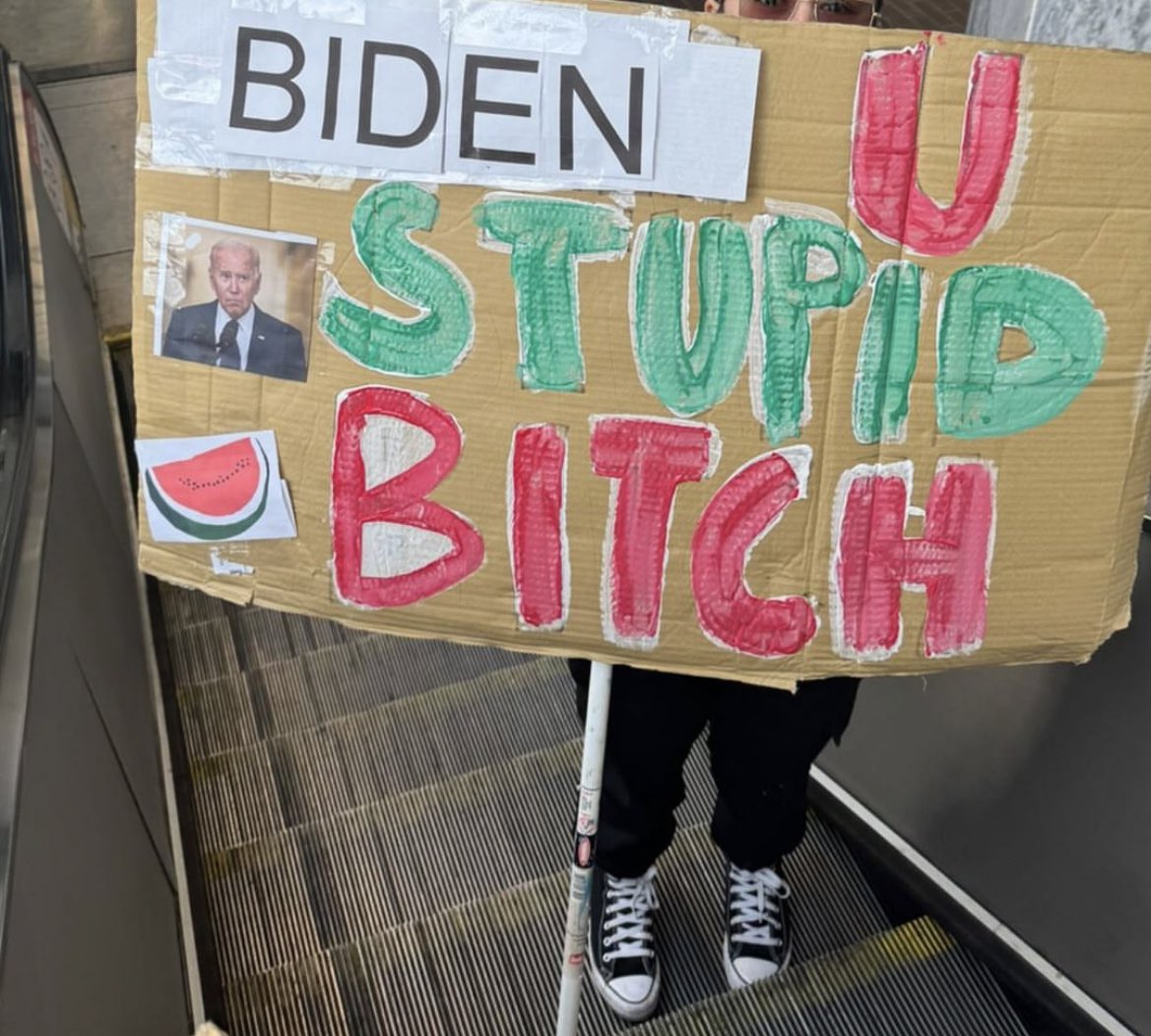 lemonade51o's tweet photo. if anyone sees pics of this sign on your socials can u send to me pls lol https://t.co/sTdAFHdfzy