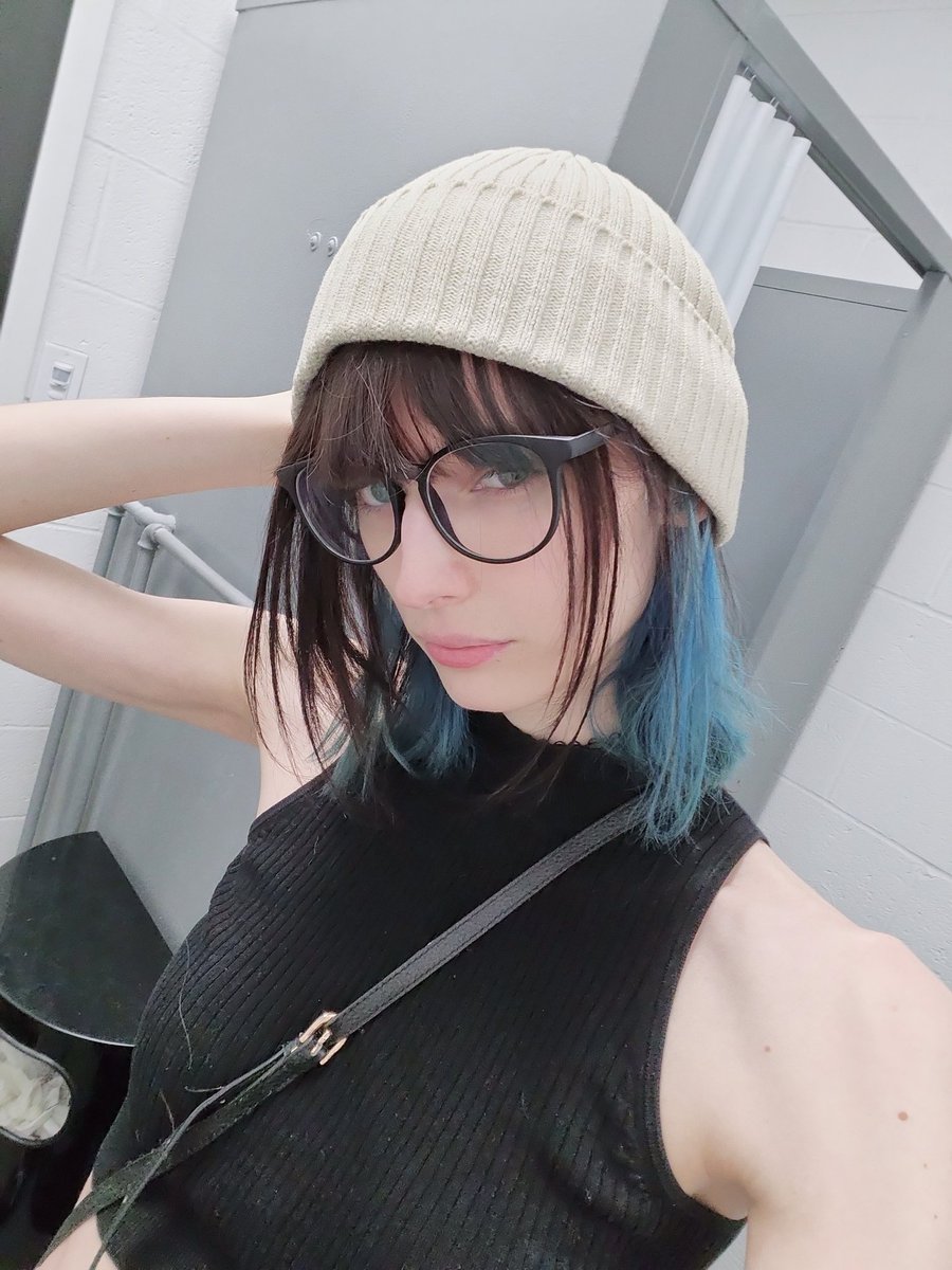 VtuberMushi's tweet photo. Does anyone even want a tomboy gf who wrestles you to see who's on top anymore or https://t.co/hYqVWj1ayN