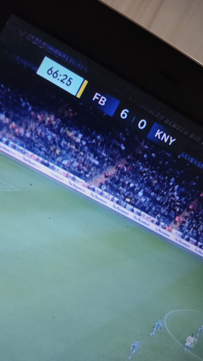 Ateez olmayan 4 fotoya göre hangi üyenin vibeını veriyorum?