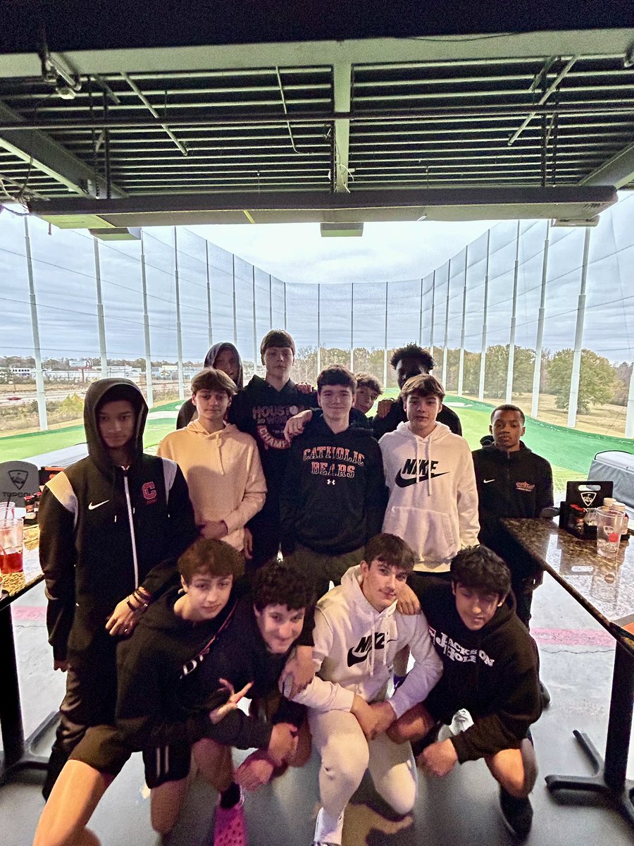 wbreaux's tweet photo. Freshman @CHSBRhoops taking in a little team building @Topgolf on this MLK Day Jr. day after a long weekend of 🏀 games across Louisiana‼️ 

#GEAUXBears 🐻🧡🖤 https://t.co/d7n1zVuKZt