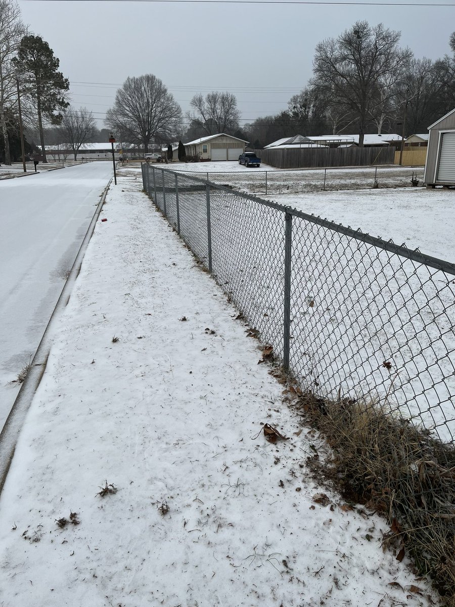 ScottTurner_'s tweet image. My dog Charlie doesn’t know what to think about the combination of snow and sleet in southwest Decatur. Roads are a sheet of ice. You can play pickup hockey on them.
#decatural #alabama #winterstorm #snow #sleet #icestorm