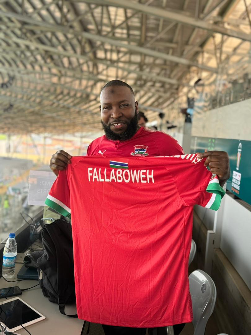 soccercafe1's tweet photo. I had to represent the brand. Thank you all to those who placed their orders. I am aware I owe four people jerseys, but they will be sorted out soon. A special jersey and sneakers from @SenekartO and @pingmoneyapp chip in, among others, for a successful #AFCON2023. https://t.co/XQd93h7T2B