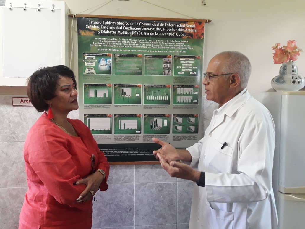 Salud_Isla's tweet photo. Encuentro de Directora General Salud Pública @Dra_BDaudinot con Dr C. Raul Herrera, Esp. II Grado Nefrología quien es invitado especial a XX Convención Científica SaludIsla 2023. 
#CubaPorLaVida https://t.co/GQtrXiW41i