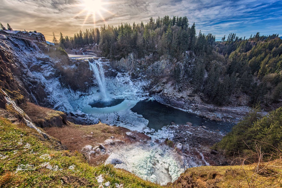 Cold weather winter wonderland at #SnoqualmieFalls neear <a href="/SnoqualmieGov/">City of Snoqualmie</a> WA. dondetrick.smugmug.com @LivingSno <a href="/SalishLodgeSpa/">Salish Lodge & Spa</a>