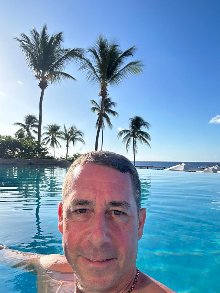 Enjoy being away from 🥶 UK