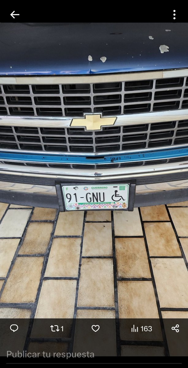 LayGoni's tweet photo. @LaSEMOVI @C5_CDMX hola. Quiero reportar veiculo que se usa con placas de  discapacidad y las personas que lo usan no lo son ni su familia. El coche es y circular en CDMX. El dueño del mismo vive en CDMX @GobCDMX ADJUNTO FOTO https://t.co/8N943KeNGu