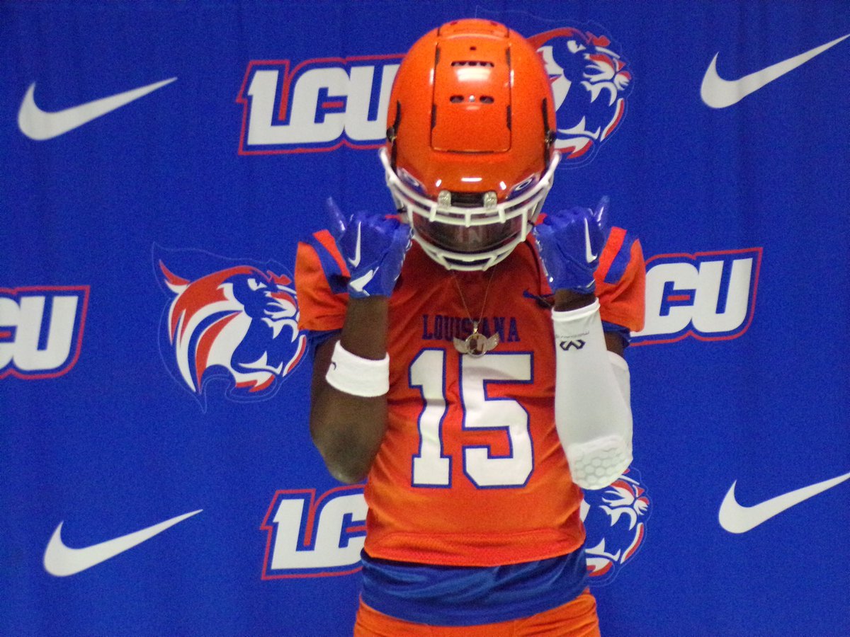 xtherealmtjx's tweet photo. #AGTG very blessed to receive an offer from Louisiana Christian University!🧡💙
@RecruitLamar 
@CoachCSwain 
@Coach_Breaux https://t.co/gWhqU31OL9