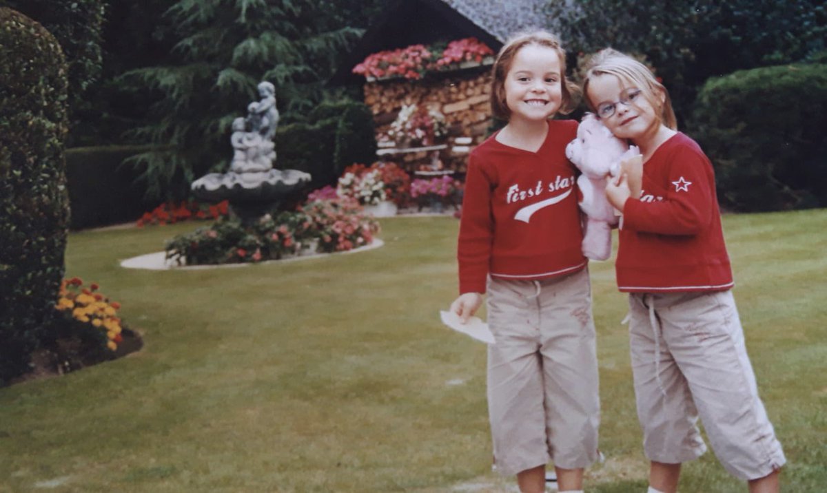 ODemeulemeester's tweet photo. 24 and still killing it with my twin, happy birthday to us✨🫶🏼 #birthdaytwins https://t.co/tULZED7TdQ