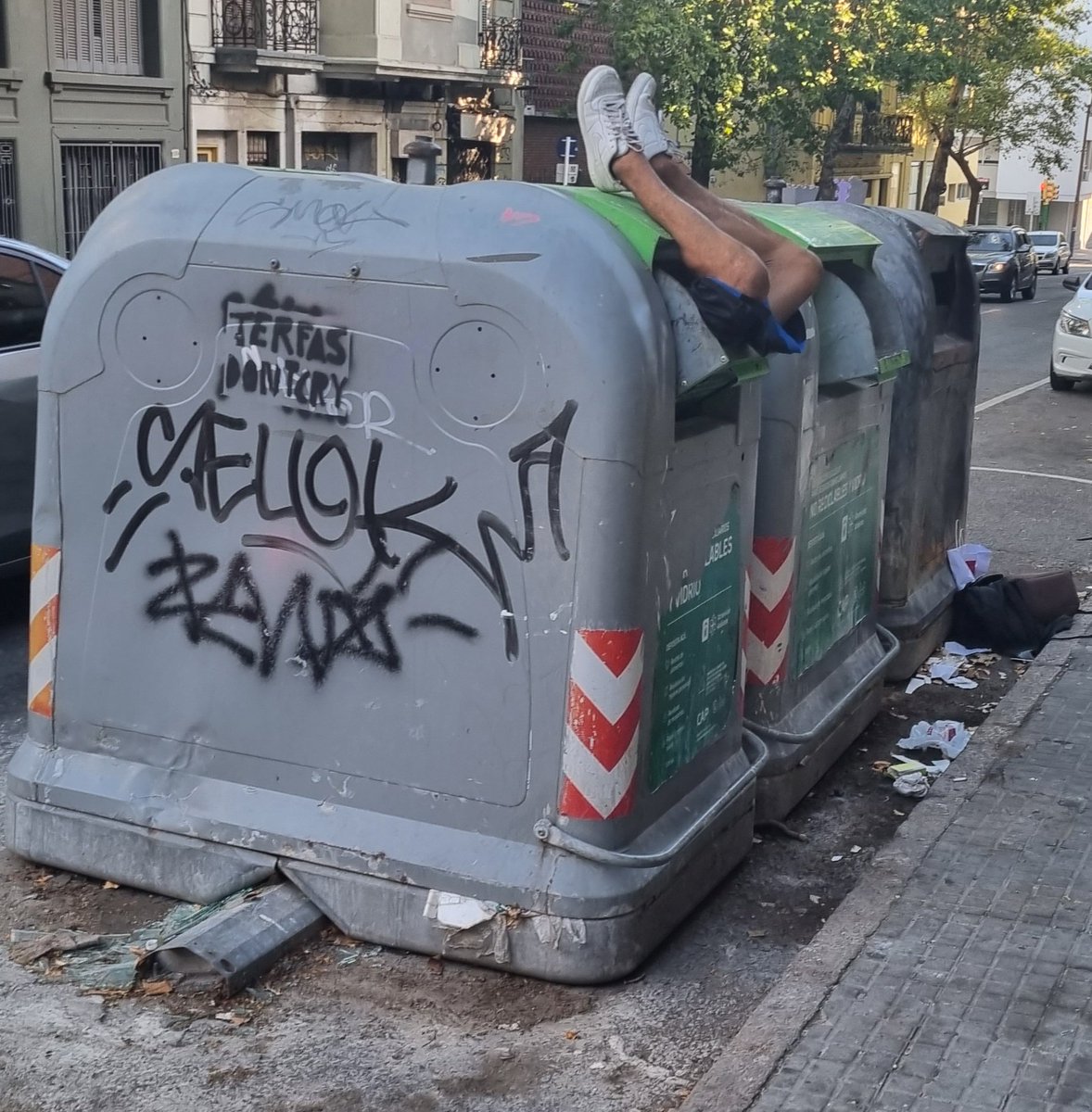 crdanielsantos's tweet photo. Por las calles de Montevideo https://t.co/SdHaG1XwpZ