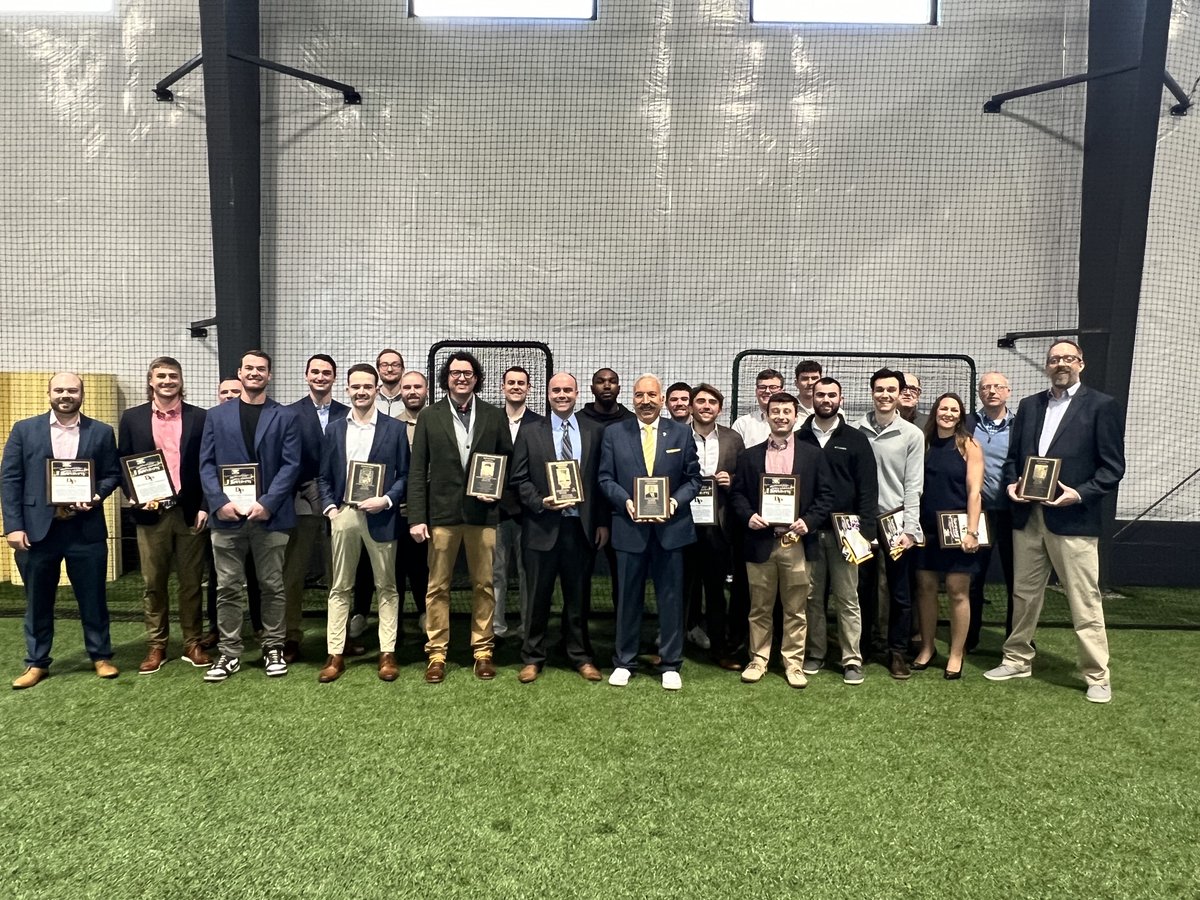 athletics_devon's tweet image. What a great Wall of Fame Weekend! Awesome to see so many back on campus!