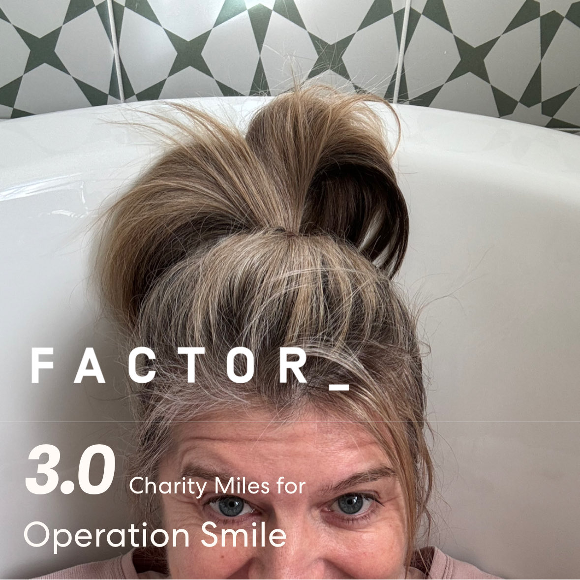 LatersBabyUK's tweet photo. #FiftyFans Taking photos at work (social media hat on) from the bath in a beautiful luxury cottage. #BestAngle #Champagne #Chocolates #ValentinePromoShots https://t.co/iNiZP64cRK