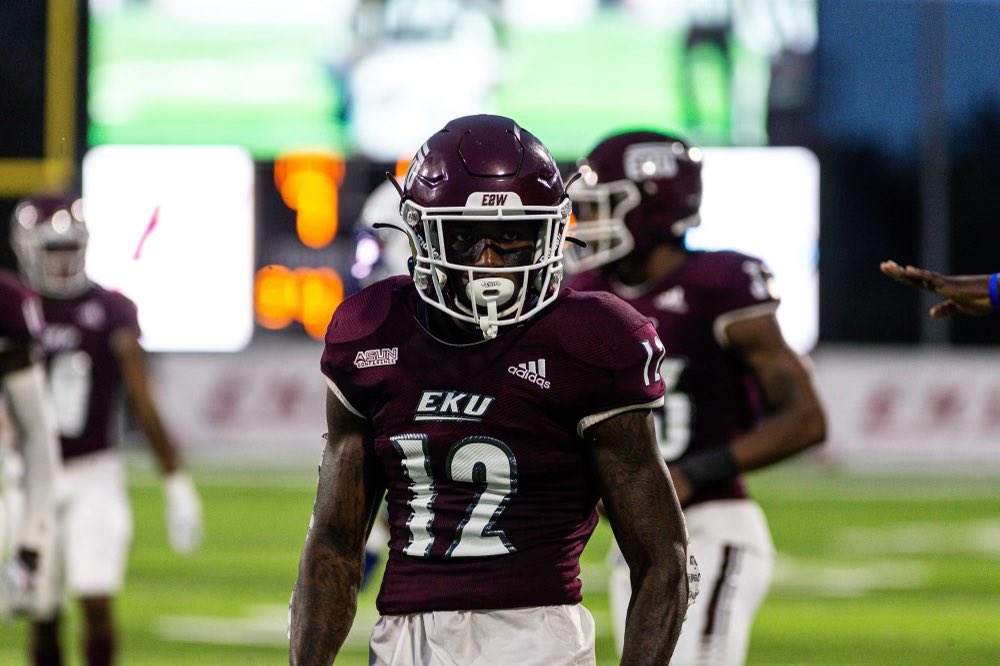 I am blessed to receive an offer from <a href="/Erik_Losey/">Erik Losey</a> and  <a href="/EKUFootball/">EKU Football</a> Eastern Kentucky University! 🤠 #Elite3🔺 #MatterOfPride #EKU <a href="/EKUWWells/">Walt Wells</a> <a href="/RileyElite3/">Riley Howard III 🇲🇭</a> <a href="/_Elite3/">ELITE 3</a> @SeanW_Rivals <a href="/clintbrew247/">Clint Brewster</a> <a href="/ChadSimmons_/">ChadSimmons</a> <a href="/3DHarris/">D. Harris</a> <a href="/Iam_Cam31/">🐺4L</a>