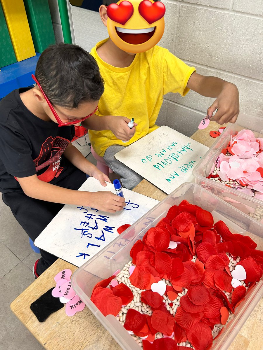 gr1class's tweet photo. Enjoying the new sensory bin this morning finding all the heart words! https://t.co/96boIkB2Gx