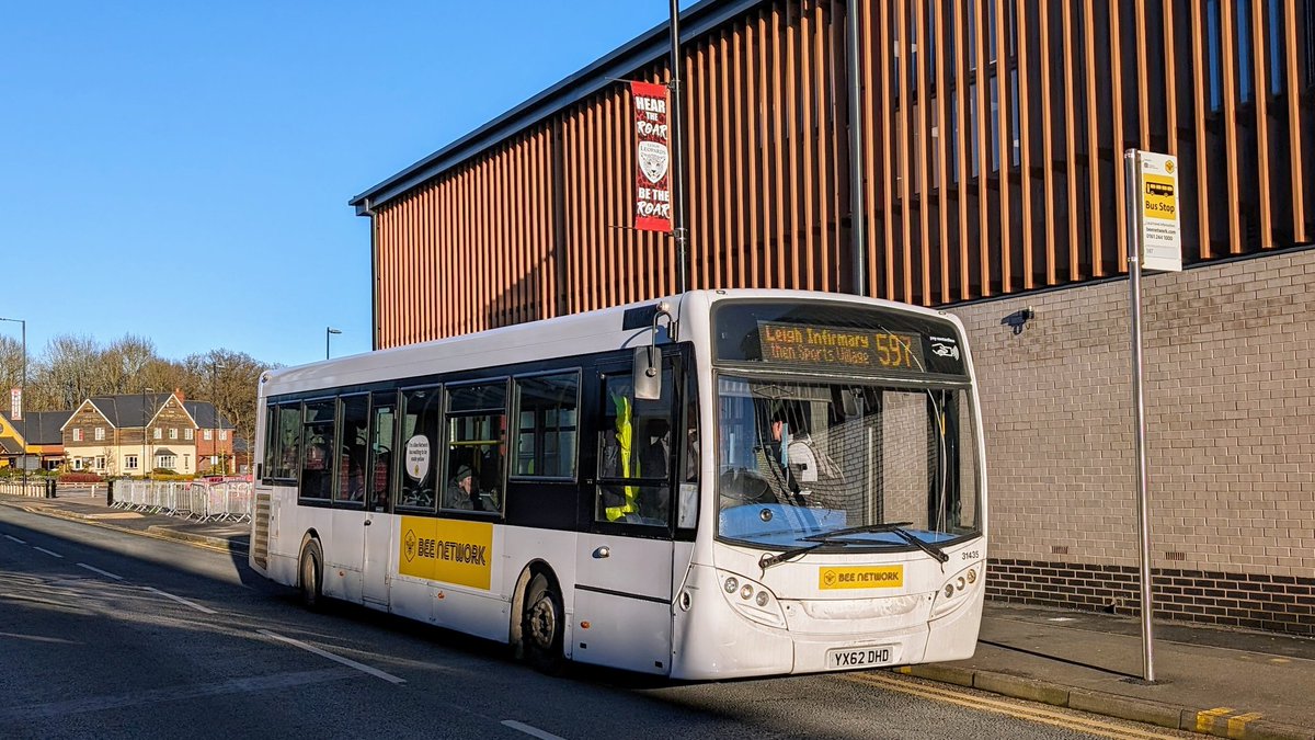 The Bee for Morrisons 🐝🛒

@BeeNetwork @DiamondBusNW 31435 - YX62 DHD at #LeighSportsVillage working a 597 service back to #Leigh then #LeighInfirmary.
