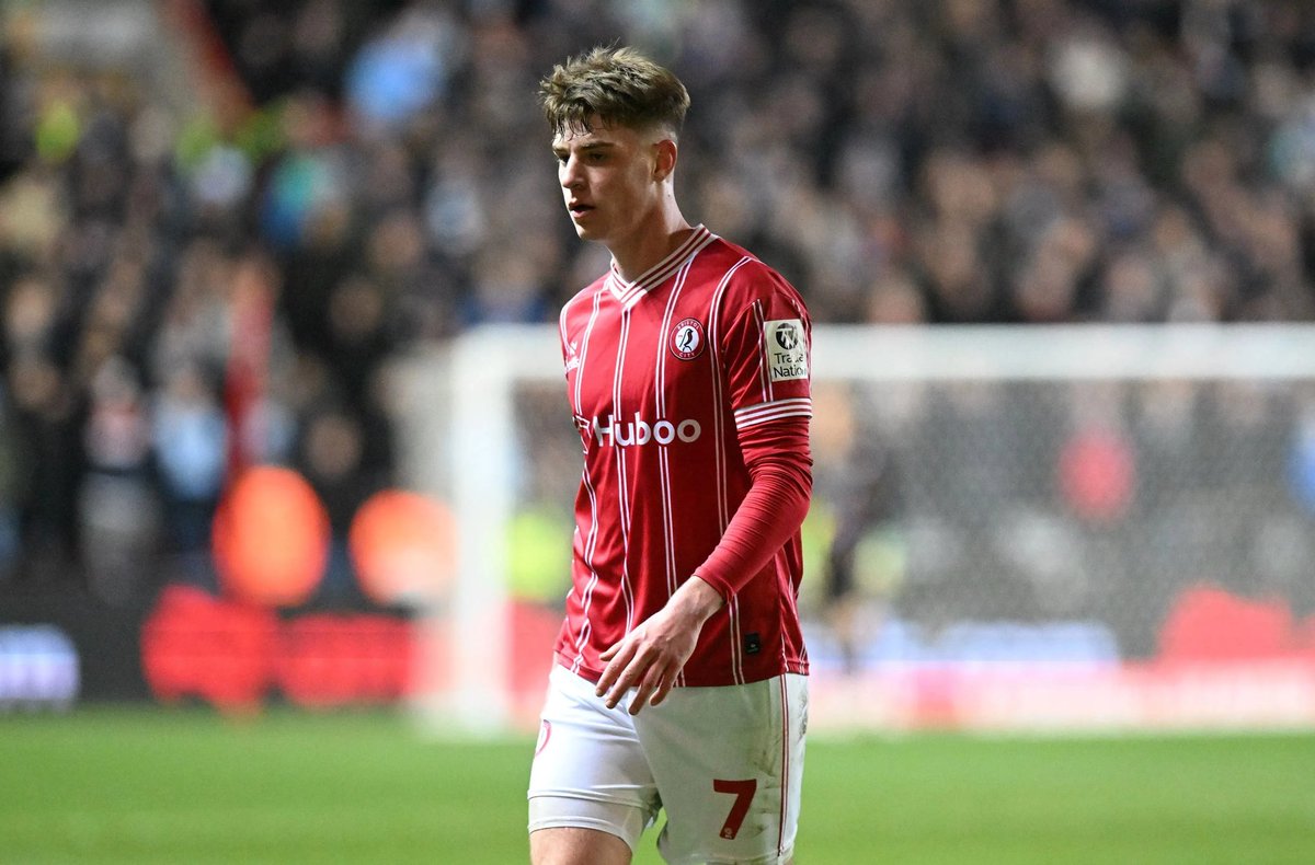 A man called Scott wearing Number 7, I’ve seen this one before…