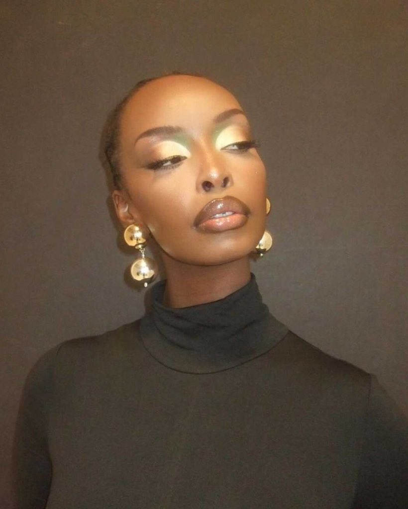 shopofuure's tweet photo. Getting holiday party ready with @peacehaje in our stacked GABI jewels. Show up in our statement gold and silver necklaces, earrings, bangles and adjustable rings. 💛🩶

Shop now at https://t.co/50HN3iQCxS. ✨ https://t.co/MUkIaKzMeH