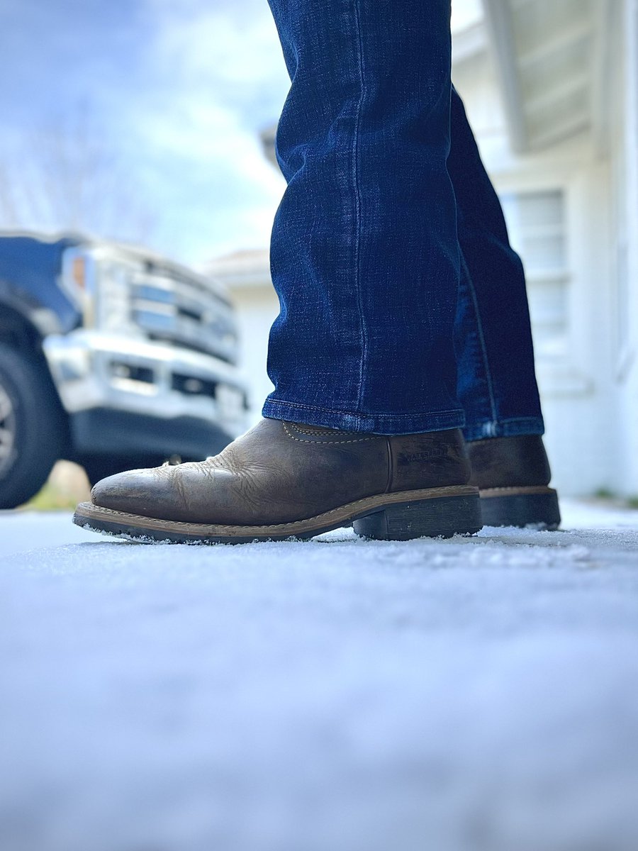 RPHorn's tweet image. We rarely get down to temps below freezing here and even more rarely get a precipitation to go with it. Ariat Work Boots for the #kotd. 

#Ariat #Funkytown #FortWorth