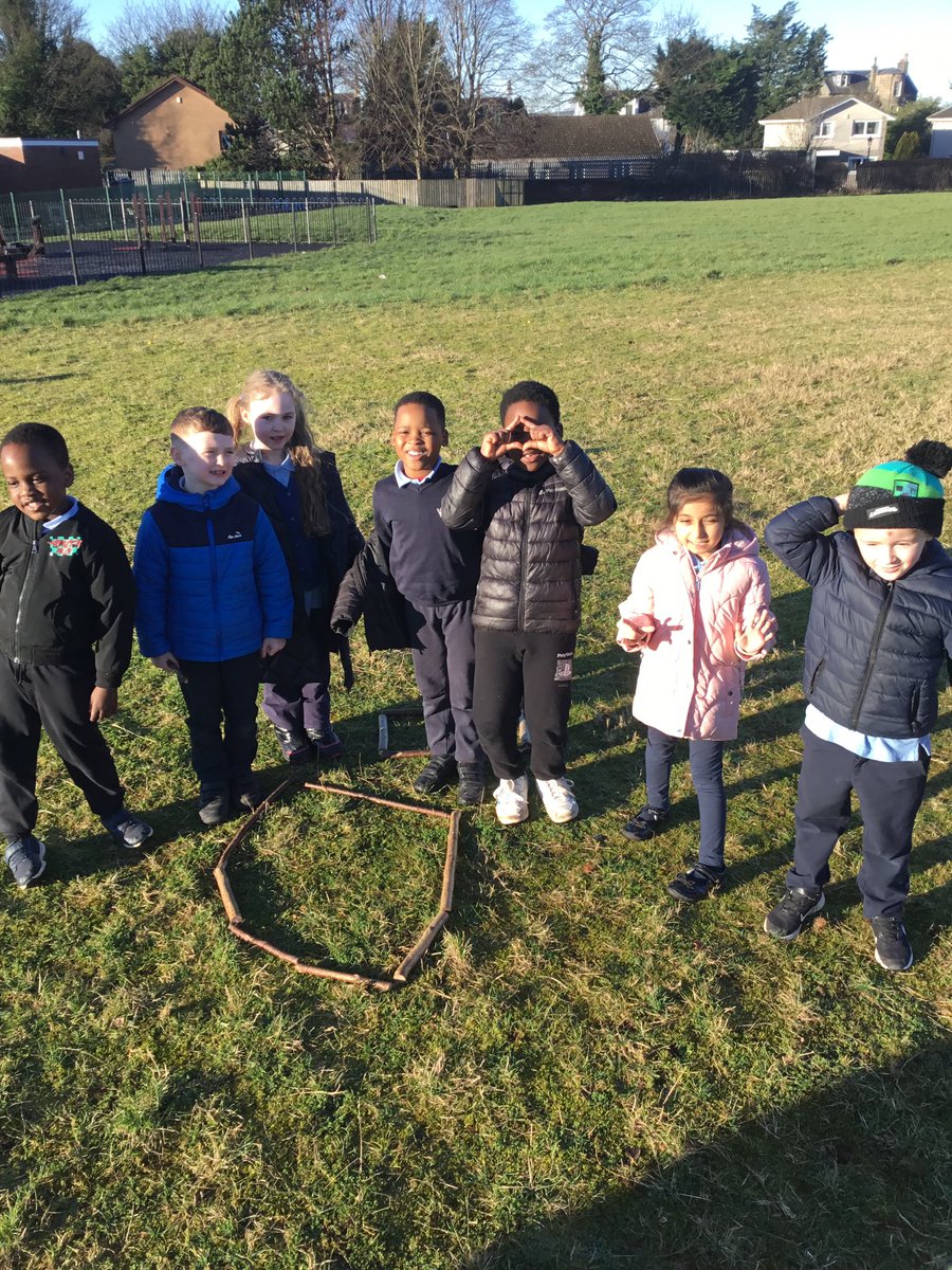 LSzalecki's tweet photo. P2 love outdoor learning. They worked hard to create patterns, shapes, and numbers with natural materials 🌳 @stcatherinespsy https://t.co/yTOpOhJfVf