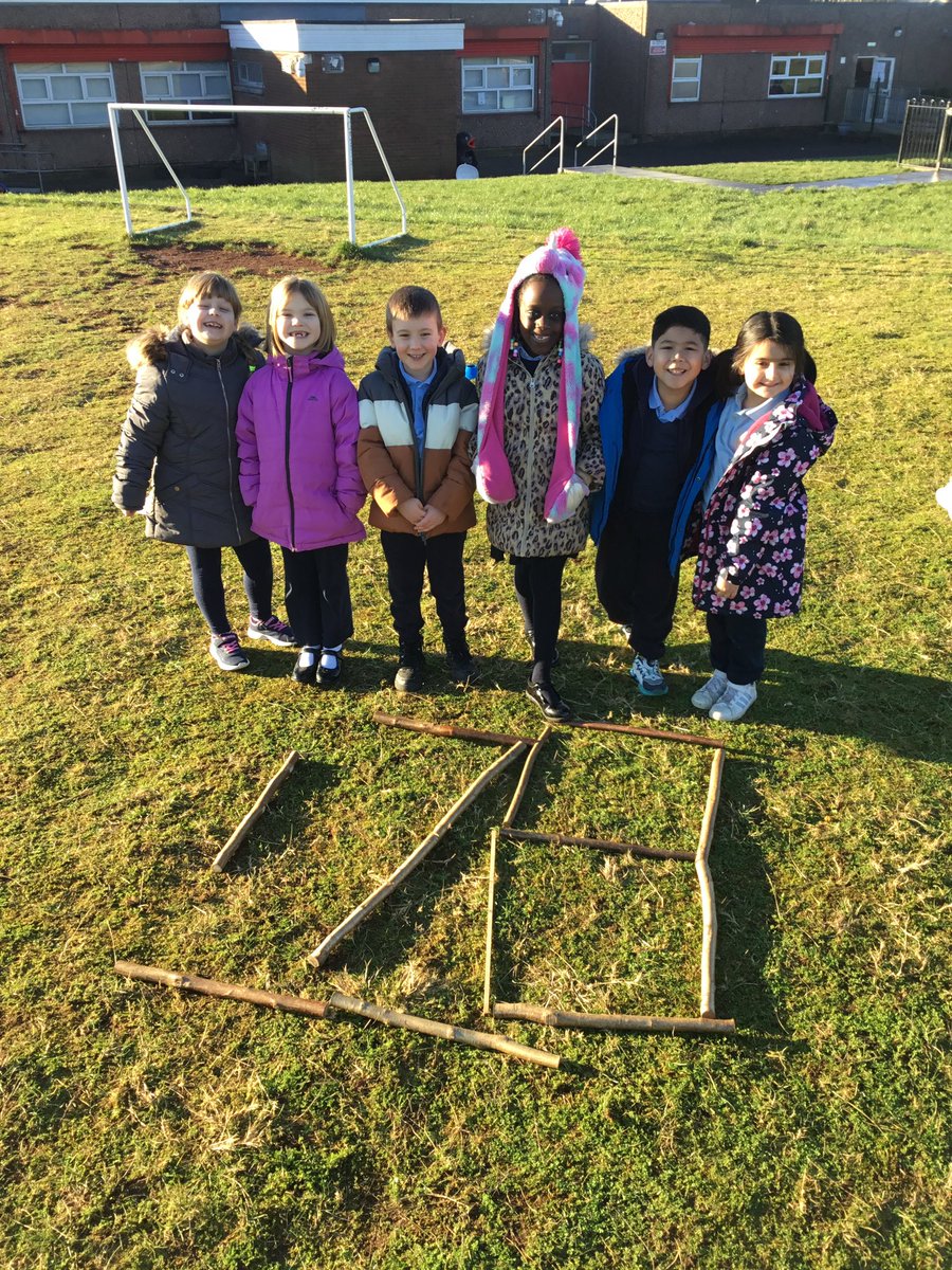 LSzalecki's tweet photo. P2 love outdoor learning. They worked hard to create patterns, shapes, and numbers with natural materials 🌳 @stcatherinespsy https://t.co/yTOpOhJfVf