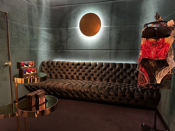 I&rsquo;m  Shooting today can you guess what??! https://t.co/pTWDc14XHo<a href="/tag/rt"class="tags"><span>#rt</span></a><a href="/tag/facesitting"class="tags"><span>#facesitting</span></a>