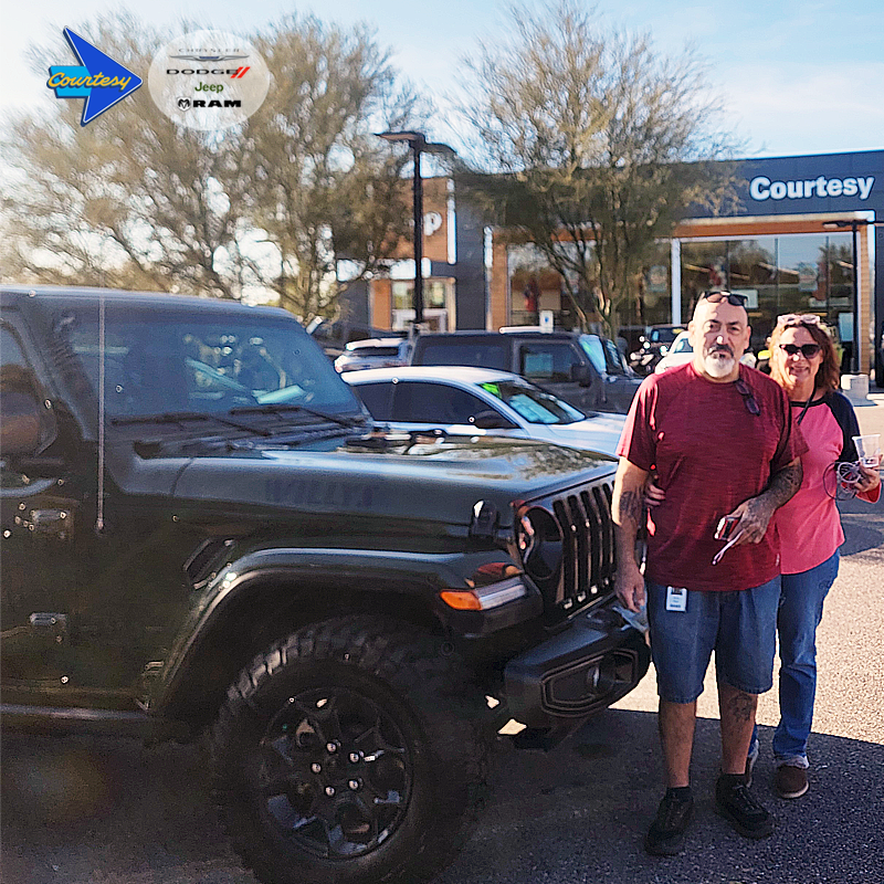 Congrats Linda &amp; Richard Morrow ready for fun in this awesome 2023 #JeepGladiator sale assisted by Chris Caban. Interested in a quality #CourtesyJeepSuperstitionSprings vehicle, call Chris at 480-569-2994. #TheCourtesyWay #CourtesyJeepAZ #Jeep #Gladiator #JeepLife #ChrisCabanJeep