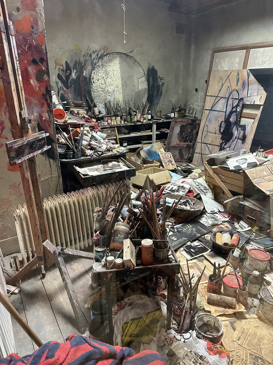 The squalor of genius. Francis Bacon’s studio faithfully re-erected at the Hugh Lane Gallery, Dublin. “It’s much easier for me to paint in a place like this which is a mess. I don’t know why but it helps me”. #Fakeorfortune