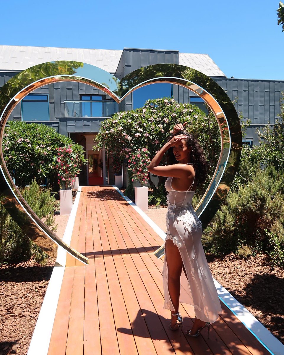 MayaJama tweet picture