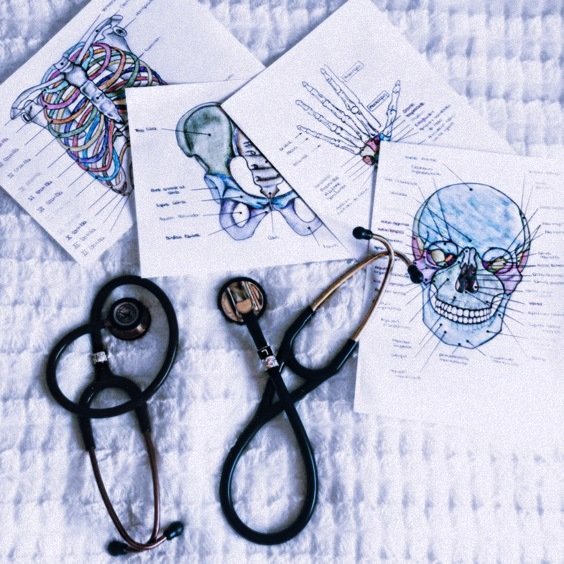 ðððð ðððð ððð : LISTA DE ESPERA ð§ââïž (@lasthxperol_) on Twitter photo ðð ððððð ððððððððððððð :
â³ Trama con <a href="/soncfthecity/">Archie - hiatus</a>.
â âPierre.
â âZona de Cuarentena 1 ; Facción: Médicos (aprendiz).
â âBeso regenerativo: capacidad de sanación de heridas al besar.
â âFC: Joe Locke. ðð ððððð ððððððððððððð :
â³ Trama con <a href="/soncfthecity/">Archie - hiatus</a>.
â âPierre.
â âZona de Cuarentena 1 ; Facción: Médicos (aprendiz).
â âBeso regenerativo: capacidad de sanación de heridas al besar.
â âFC: Joe Locke.