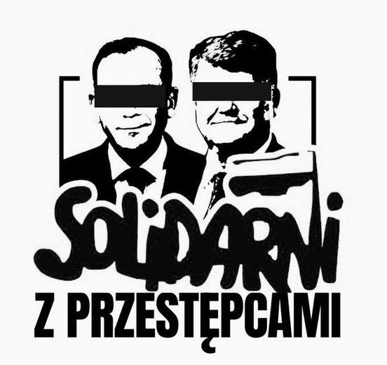 Pawel_De83's tweet photo. @EdoMarcin Biedni ludzie zmanipulowani przez Kaczafiego. Możne by powiedzieć że są zakładnikami Dudy, który jednym podpisem mógłby ich odesłać do domu, tymczasem sam siedzi w cieple a oni niech marzną. https://t.co/76mlLygv5e