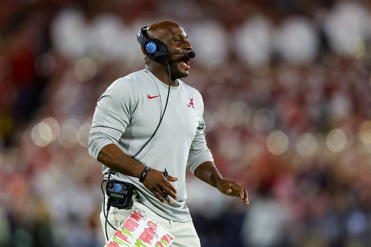 mzenitz's tweet photo. Travaris Robinson, who recently left Alabama for a job at Georgia, received interest to return to the Crimson Tide as Kalen DeBoer’s defensive coordinator but has opted to remain at Georgia, sources tell @jtalty and me for @247sports.
(@ClowESPN 1st).
https://t.co/dJORJ80Uo5 https://t.co/up1WlPevhk