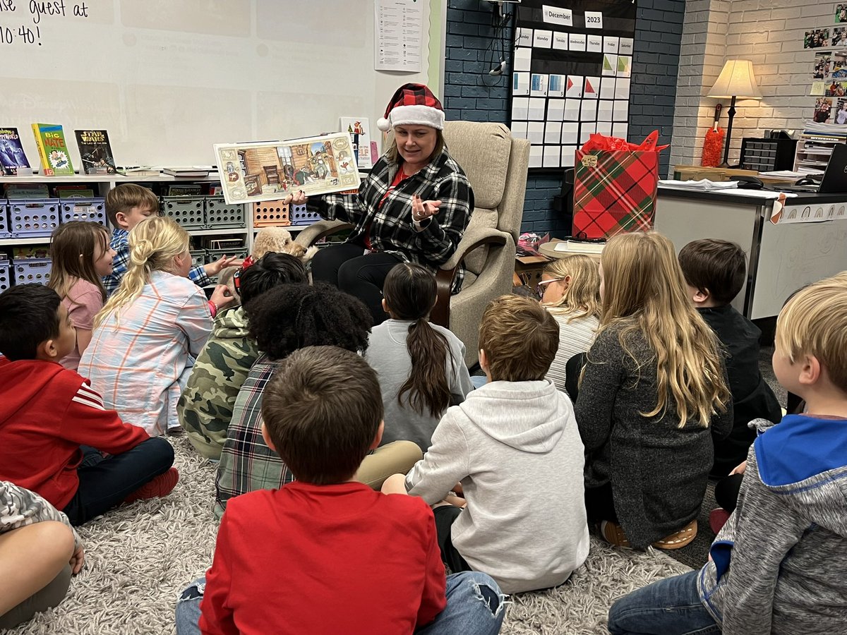 MrsWalker_WHE's tweet photo. We loved having @cindybarker79 come and read with us... and of course Paisley was an added bonus! https://t.co/QZI2JhNzWT