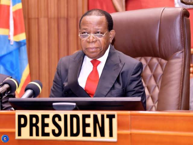 DBeledu's tweet photo. BAHATI LUKWEBO, QUI EST CET ÉLU DE BUKAVU? 

6 fois ministre (budget, fonction publique,  travail et prévoyance sociale, min économie, Minetat économie,  plan). 

Questeur de l’ assemblée nationale,  PDG SONAS,  ADM DIR Banque de crédit agricole, trésorier général Débat National,  consultant Banque Africaine de Développement. Cadre banque UZB, 1er Vice président de la commission financière de la conférence nationale souveraine, président national de la société civile pendant 15 ans.

Deux doctorats  en économie appliquée : finances et comptabilité. 
Professeur titulaire de deux chaires: comptabilité et assurance. Planteur,  éleveur et investisseur agricole et immobilier,  hôtelier Orchid's et New Riviera Bukavu et Goma,  industriel dans la cimenterie...

#RDC #DRC @PLukwebo