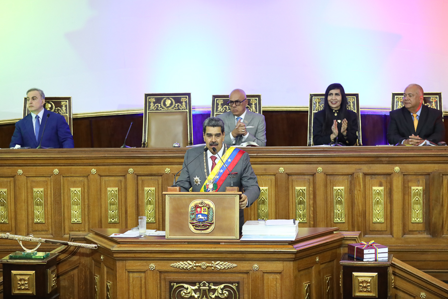 luchaalmada's tweet photo. #Ahora Pdte. @NicolasMaduro: Tengo un empeño obsesivo en una nueva etapa para llegar con mejores productos, que el CLAP sea repotenciado

#15Ene
#MemoriaYCuenta2023 https://t.co/PAvZHLSfSM