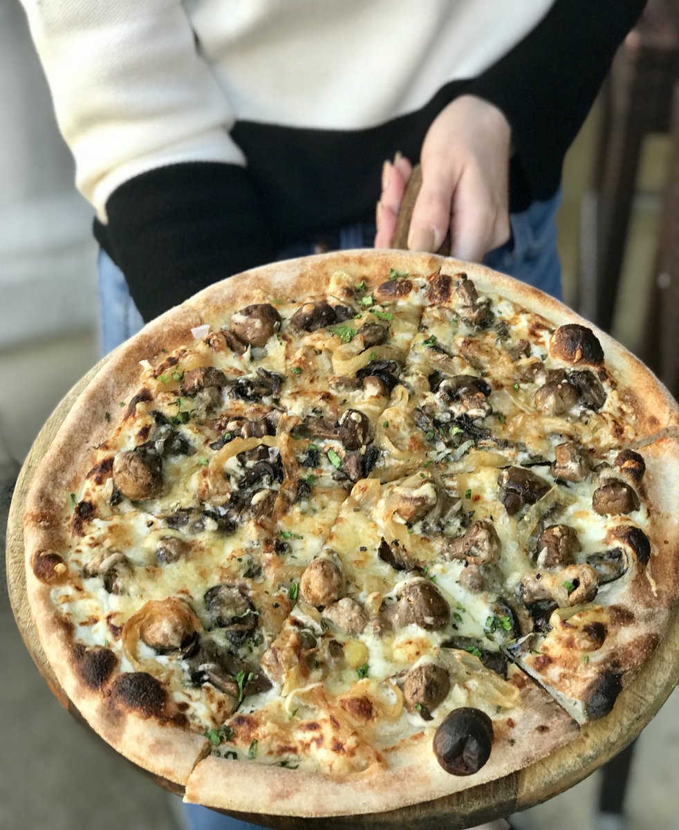 BurtMaxs's tweet photo. Pizza: Because no great story ever started with a salad.😍🍕
Come in today to try our Roasted Mushroom Pizza. Book Now! 
https://t.co/I0CjGZneZq https://t.co/JattDlM1qM