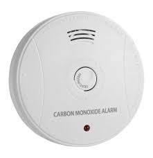AAVVCanRial's tweet photo. En estat greu 2 persones des d’aquesta matinada per intoxicació de monòxid de carboni en una casa del barri! Tan sigui per estufes de llenya, incendis o generadors us aconsellem la instal•lació de detectors a casa. Són econòmics i ens poden salvar la vida! #Cuidem-nos https://t.co/PGatSvSBZP