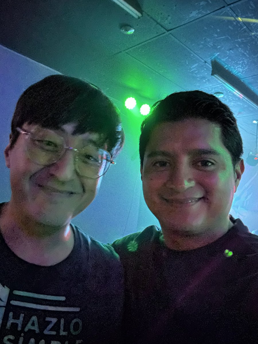gerojas1923's tweet photo. Mi resumen del #meetupmiami solo una parte, porque lo demás es secreto 😂 mentiras @HyenukChu @somoscdi 

1. Tenemos las oportunidades delante de nosotros pero no lo vemos, porque tenemos la vista limitada 

2. Mientras más dinero tengas menos cosas puedes hacer https://t.co/jPIkBewFiJ