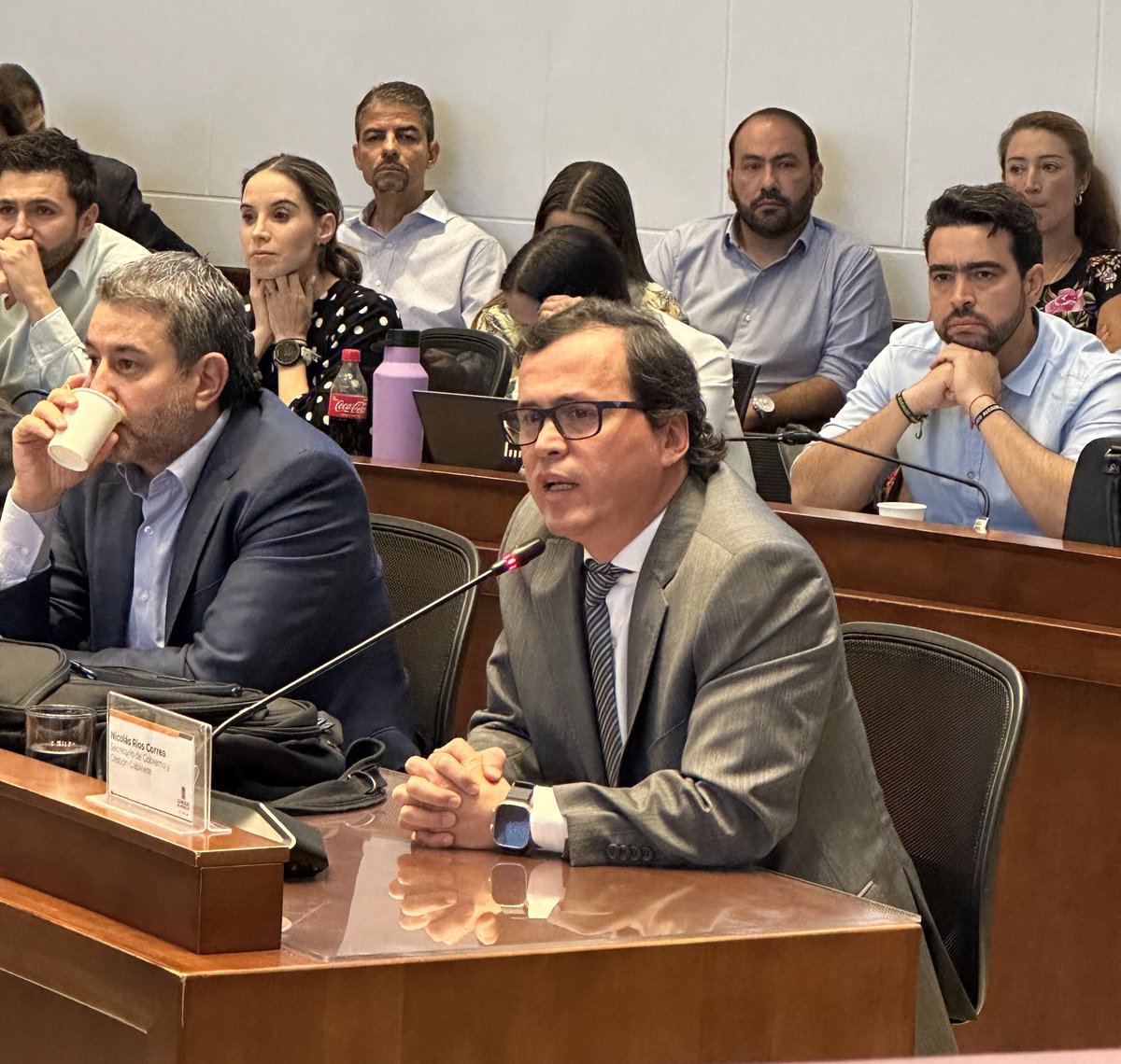 tobonvillada's tweet photo. Hoy nos acompaña Nicolás Ríos, Secretario de Gobierno de Medellín, y coordinador general del empalme con la anterior administración.

Aquí algunas consideraciones: 

1. En apenas 15 días de haberse iniciado la aplicación de técnicas de auditoría forense en tan solo el 2% de 🧵🪡 https://t.co/2xXMjhvCvS