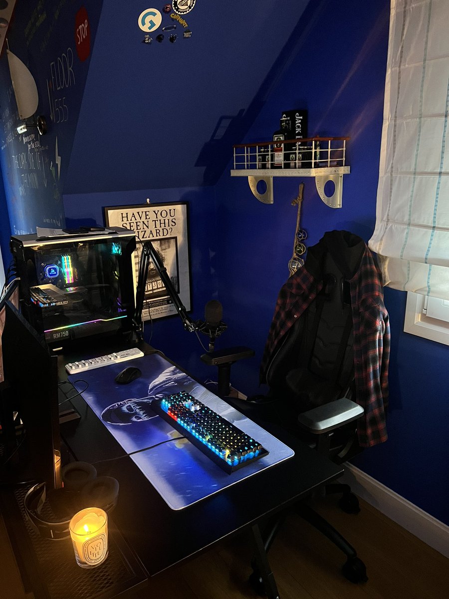 craatssyt's tweet photo. 10 months ago I made a thumbnail for @Gorliac1. He loved it so much that he made a custom mousepad with the image. But also made one for me and sent it as a gift. After working for more than a year with him, he showed me how great he is as a YouTuber, but also as a person. Ty 💛 https://t.co/jGKCZI4s7g