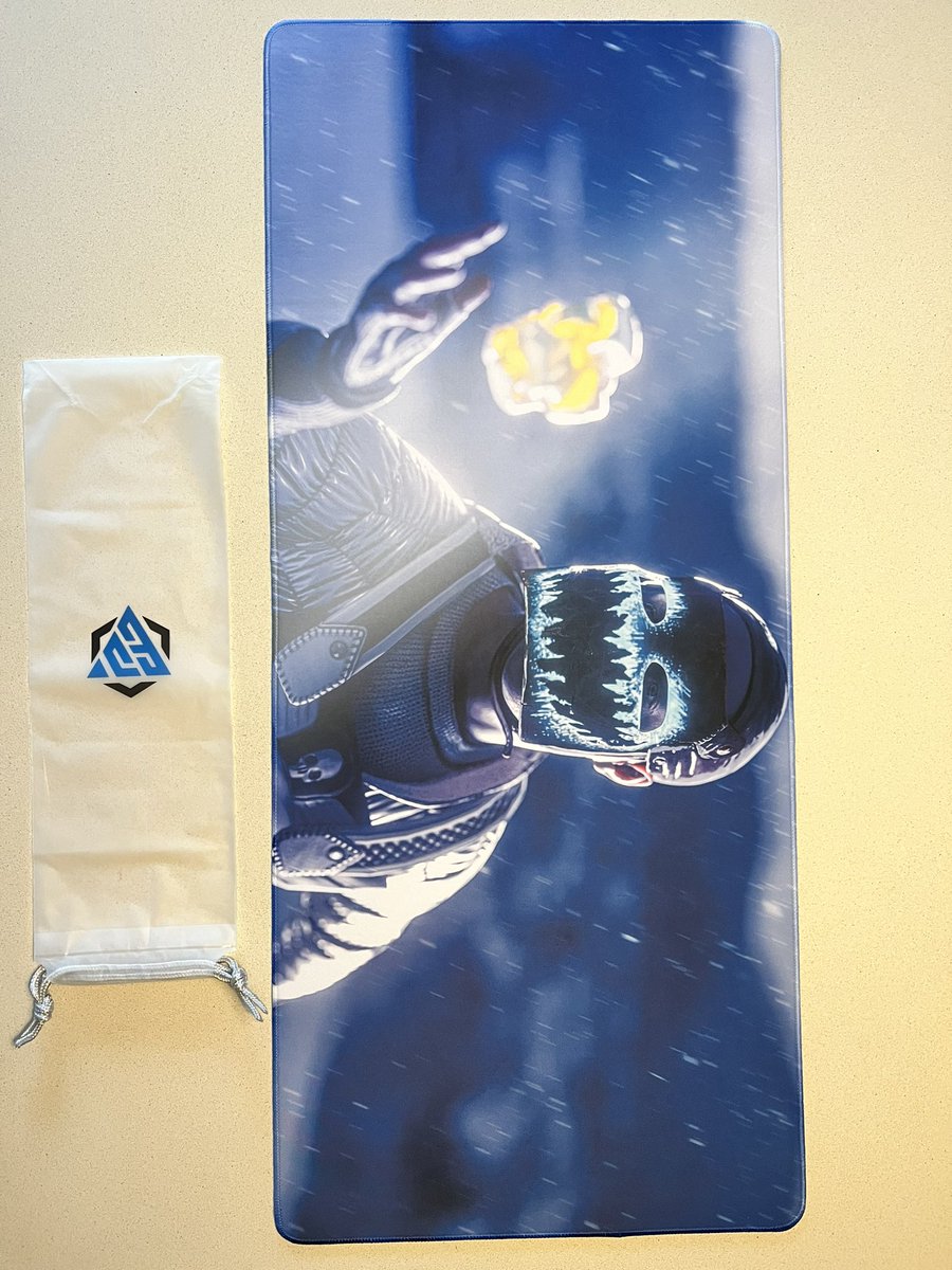 craatssyt's tweet photo. 10 months ago I made a thumbnail for @Gorliac1. He loved it so much that he made a custom mousepad with the image. But also made one for me and sent it as a gift. After working for more than a year with him, he showed me how great he is as a YouTuber, but also as a person. Ty 💛 https://t.co/jGKCZI4s7g