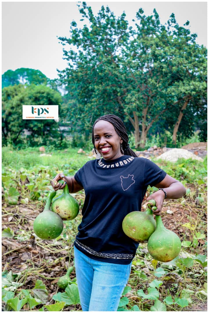 Krockdeco's tweet photo. Green is our choice.
We are so happy to start the new year with a new harvest of fresh gourds. Planted and harvested in Burundi!!!
Subscribe to our page and  Stay updated .New  exciting artistic projects on the way!!!!
#Burundi #sustainable #art#madeinburundi https://t.co/u4jfQ3fz4c