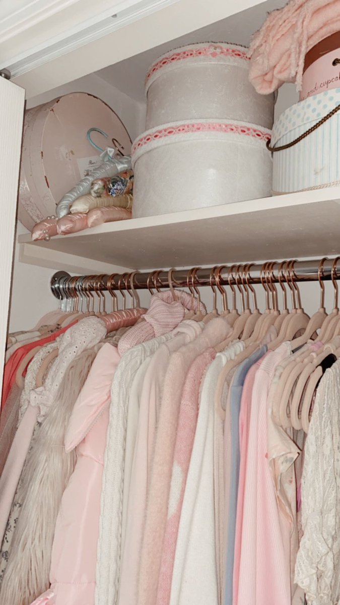 maaaryfox's tweet photo. Closet goals for sure 🎀💘 https://t.co/ydLN5woPlh