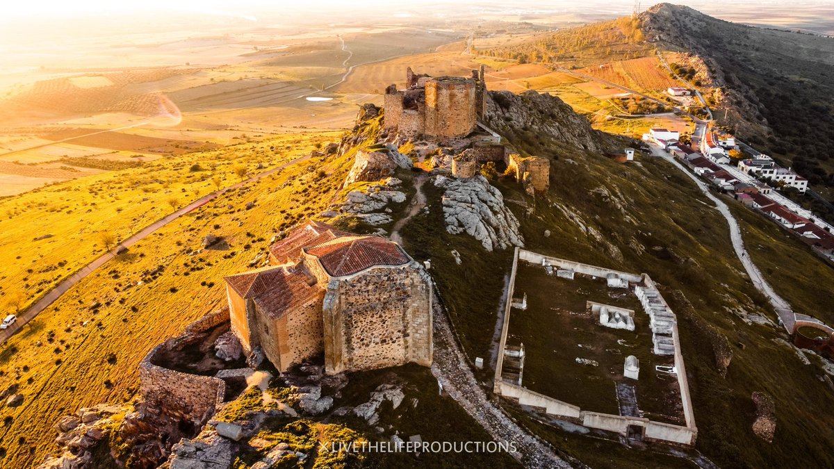 LTLProductions_'s tweet photo. Magacela - Badajoz
un bonito atardecer desde el castillo de Magacela, Extremadura
#magacela #badajoz #extremadura #ltlp #badajozturismo #extremadura_fotos #extremadura_tur #extremaduraturismo #extremadurafotos #extremaduramola #dji #djimavic #djidrone #spain #travel https://t.co/EFqmcW3qOl