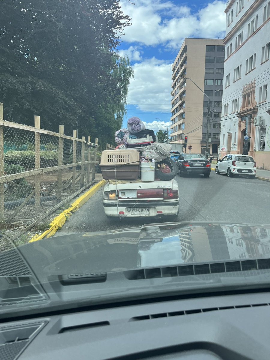 LuchoEbel's tweet photo. Es legal esto @Carabdechile #Valdiviacl @biobio @rioenlinea https://t.co/IPnkb5JUAK