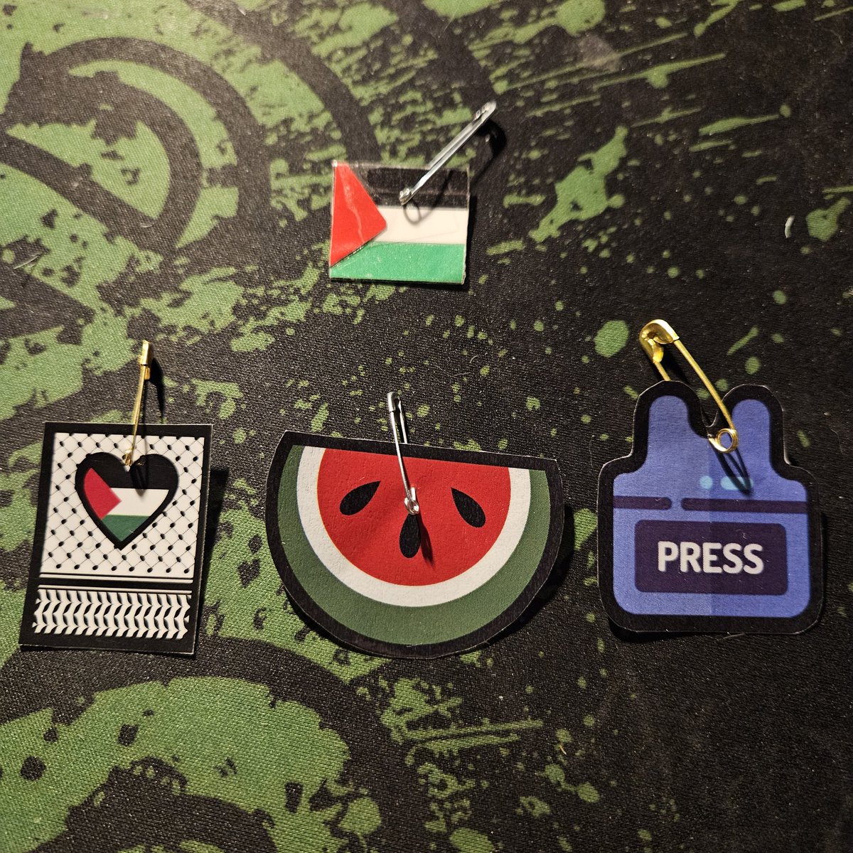 _shecodesthings's tweet photo. @Toronto4P Yes 👏 Thank you so much for your efforts in organizing these events &amp; giving Toronto a space to express our humanity &amp; fight back against Canadian Goverment complicity ❤️ 
I tried to post a comment on your IG but I'm being censored randomly on a lot of pro-palestinian pages 🤯 https://t.co/BgS78Pf0Ic