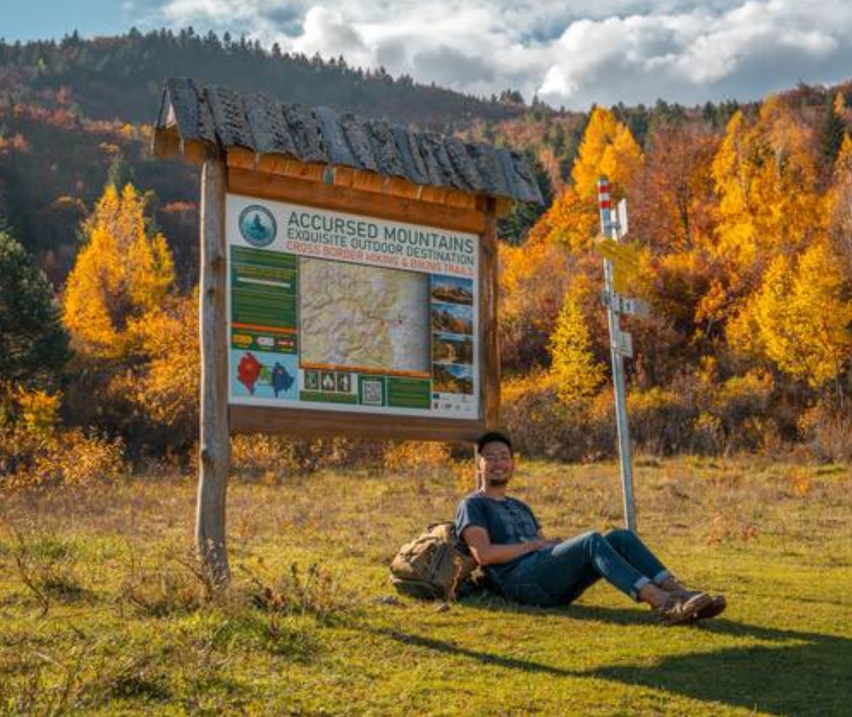 Enjoying the rest in the one of most beautiful trail on Peja - Livadhi Sakes 🏞️🥇🇽🇰☘️🍄🌲
°
Insta: <a href="/peachananr/">Pete R. @ 🇹🇭 | BucketListly Blog</a> 👍
°
#visitpeja #pejatourism #peja #hiking #hikingtrails #hikingadventures #nature  #adventure #adventuretrail #explorepeja #exploreeurope #travelinspiration #travel