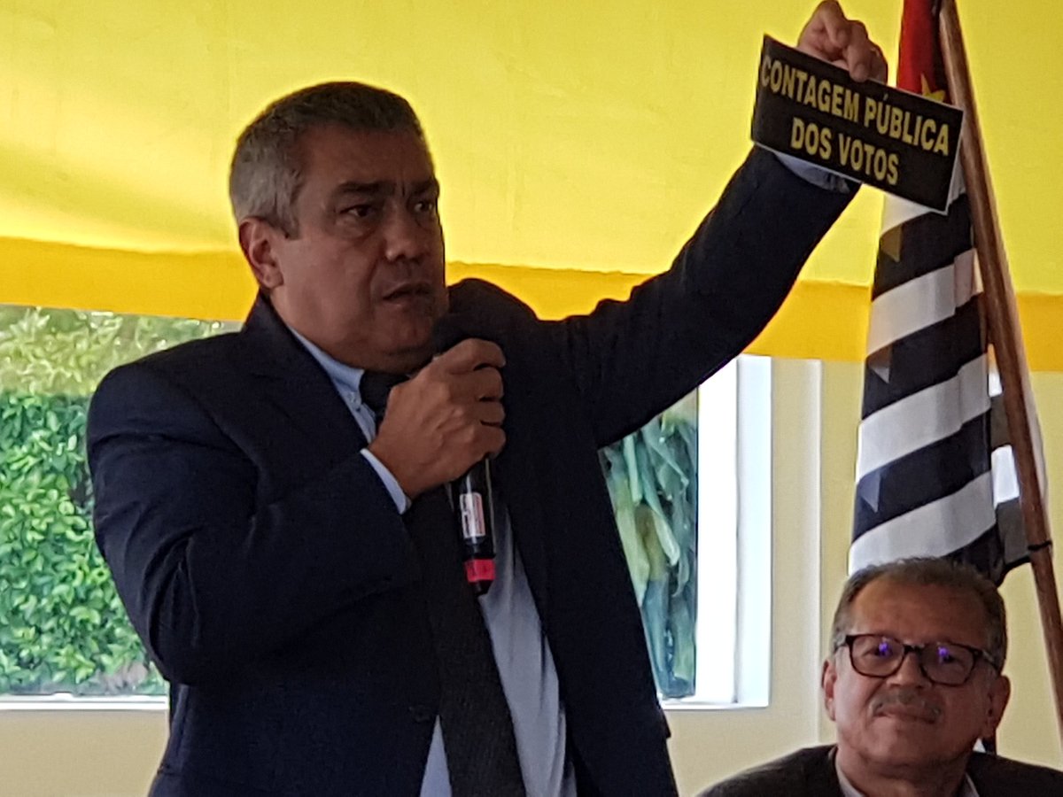 jorgeserrao's tweet photo. Procurador @felipemgimenez lança, no Nacional Club em São Paulo, a nova mobilização popular a favor da Contagem Pública de Votos. O ato jurídico de contar o voto tem de ser público, conforme artigo 37 da Constituição. https://t.co/nA2mlIxdDI
