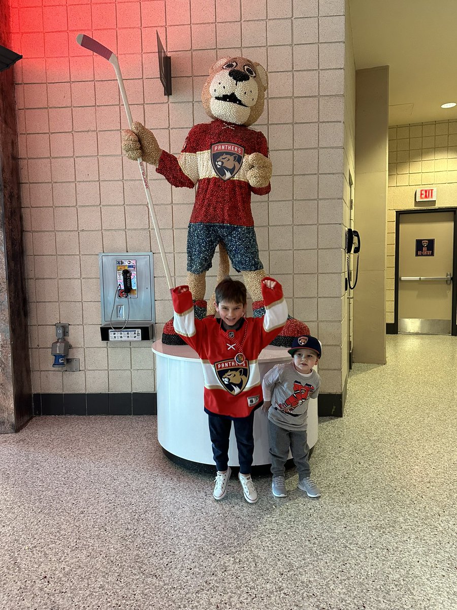 JambaaJess's tweet photo. @FlaPanthers #timetohunt 
🏒🏒🏒🐆 https://t.co/8dO7JlI6G5
