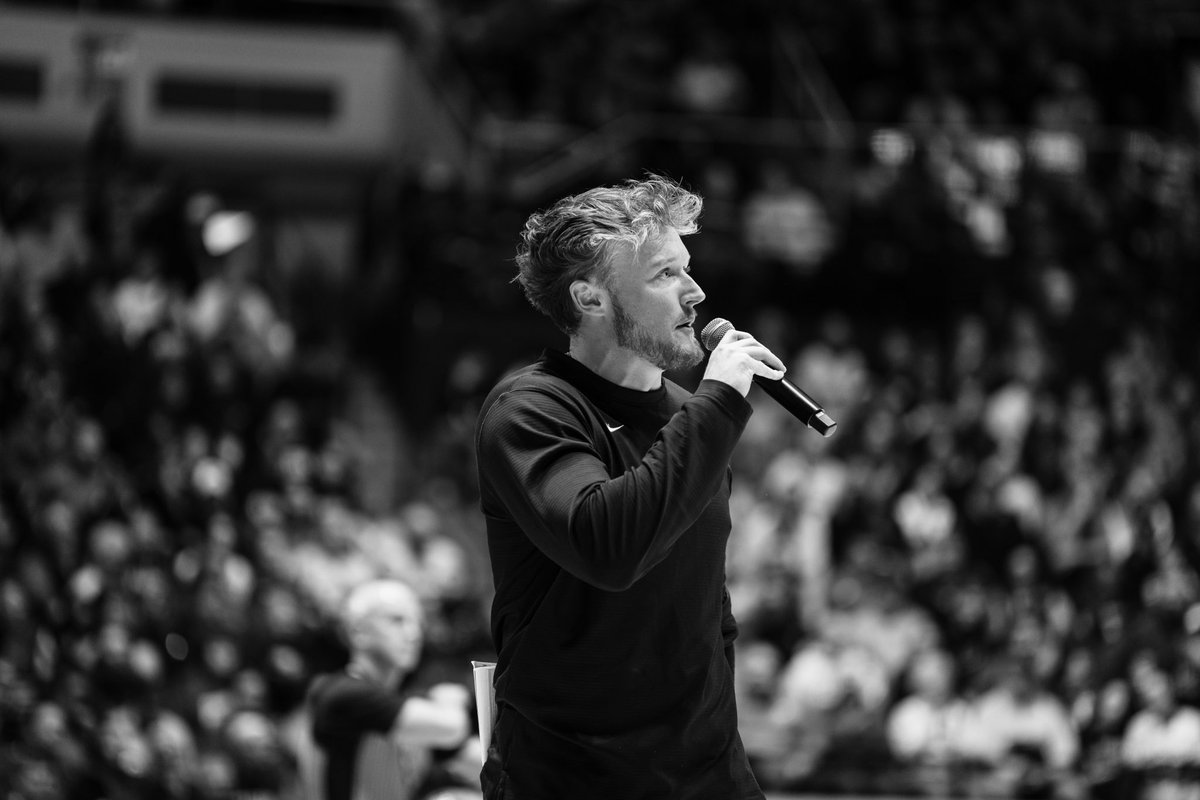 jjpalmerflys's tweet image. Another historic night in a sold out Mackey Arena as #2 @IowaWBB took on @PurdueWBB. This is the new normal for women’s basketball and it’s an honor to be a part of it!! 🎙️

#ingamehost #publicspeaking #bigtenbasketball
