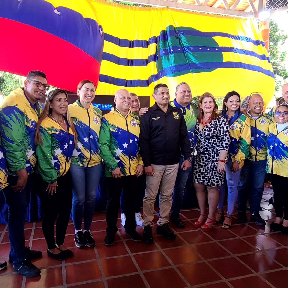 NGuevara4F's tweet photo. #Hoy #15Ene, realizada de forma exitosa Sección Especial Conjunta con motivo de la celebración del Día del Educador. Nuestro reconocimiento especial a los maestros que con gran devoción tienen la gran responsabilidad de educar a nuestros niños, niñas y adolescentes de la patria. https://t.co/MIRsMSoNFD